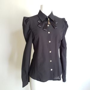 Black blouse with detachable neck piece